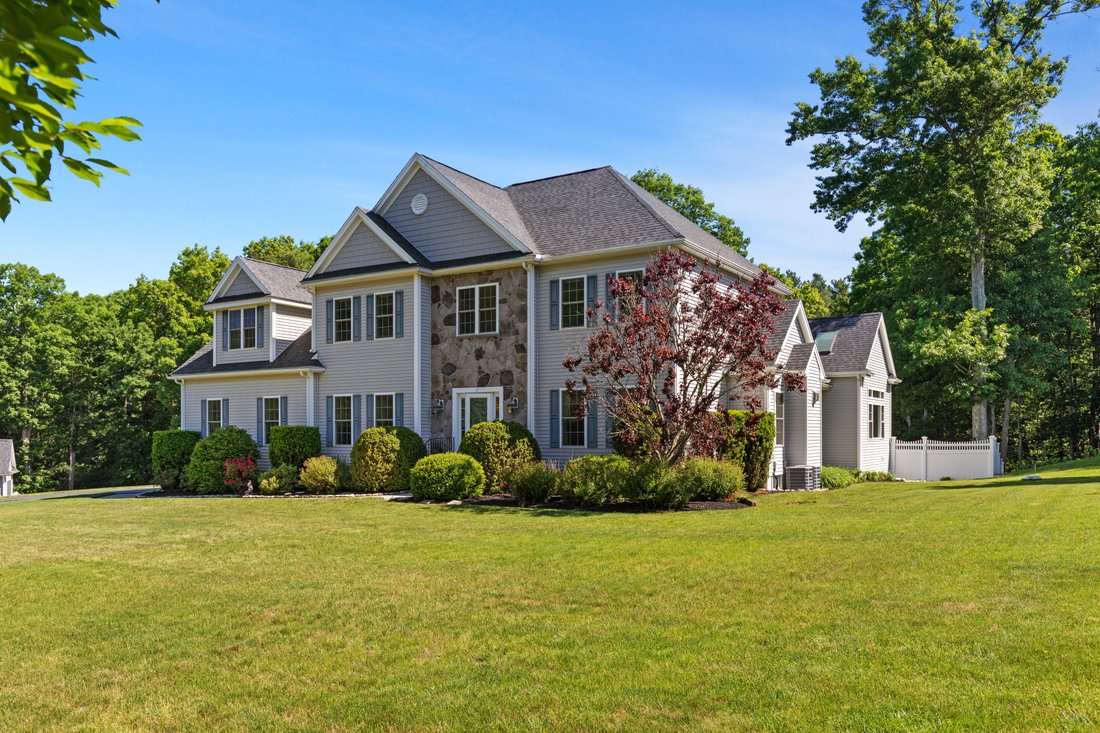 House in Franklin, Massachusetts, United States 1 - 18129824