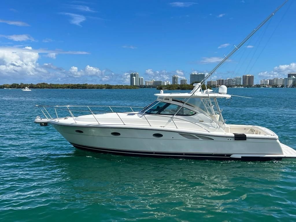 Sport Fisherman in Panama 1 - 17885415