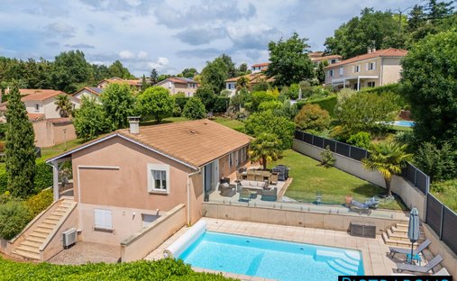 Casa a Dommartin, Auvergne-Rodano-Alpi, Francia 1