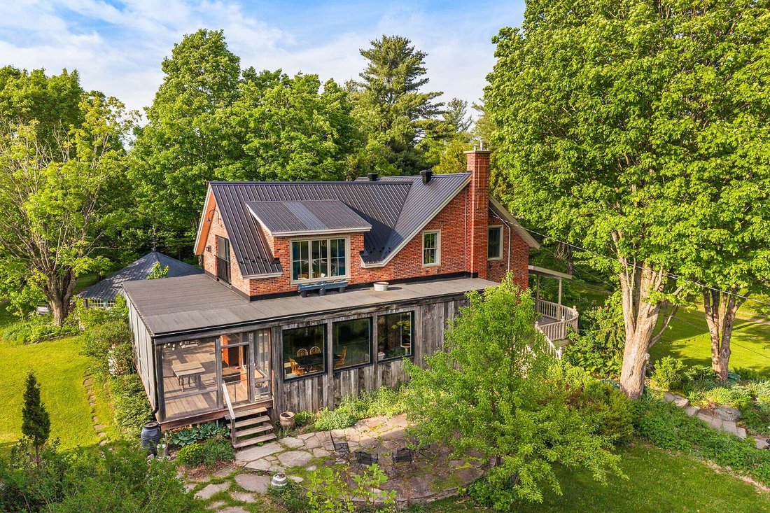 House in West Bolton, Quebec, Quebec, Canada 3 - 17368255