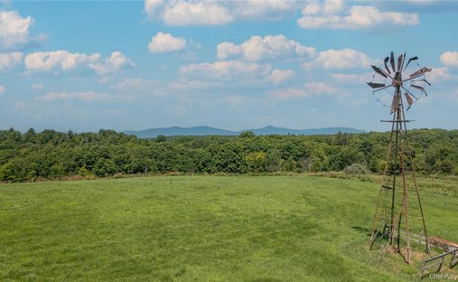 Land in Red Hook, New York, United States 1