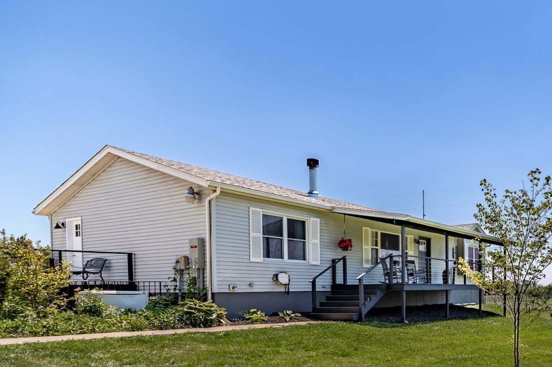 House in Hebron, Indiana, United States 2 - 18132767