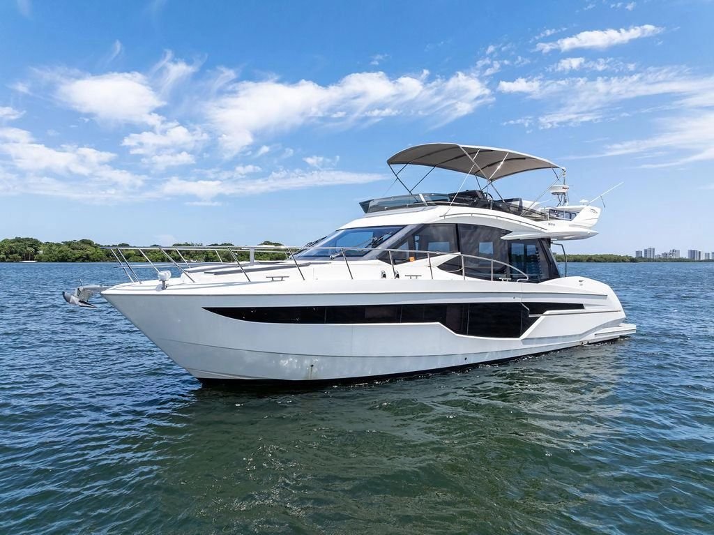 Motor Yacht in United States 2 - 17885433