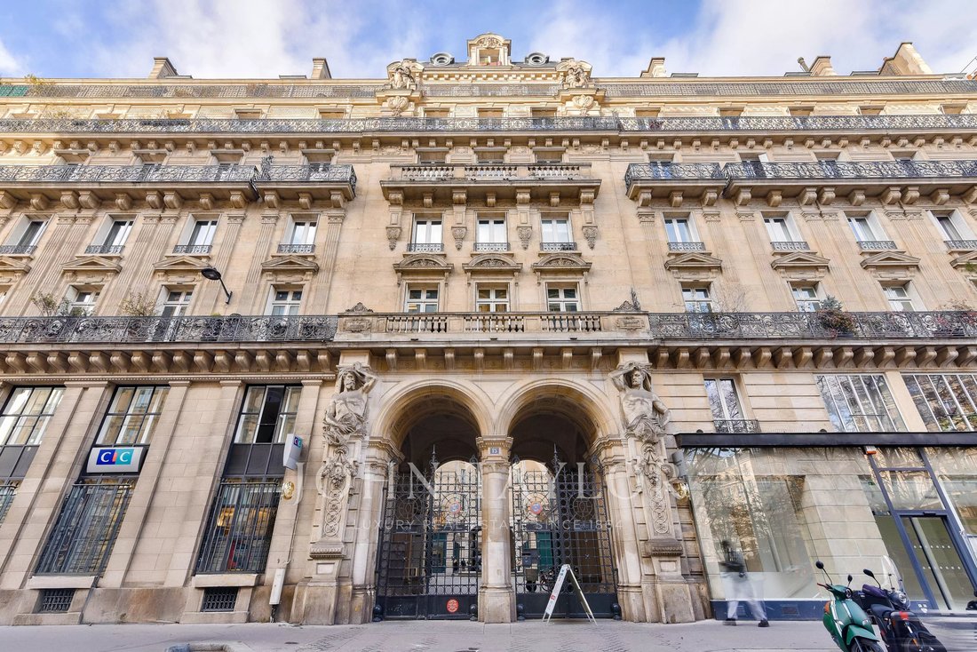 Apartment in Les Halles, Paris 1er Arrondissement, Paris 2 - 18130340