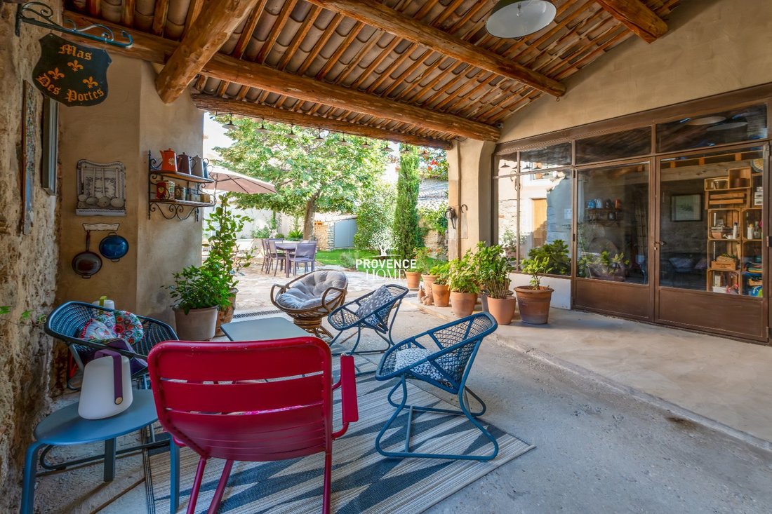Oppède, Provence-Alpes-Côte d'Azur, France 3 - 18130736