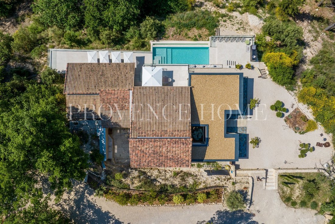 Estate in Malemort-du-Comtat, Provence-Alpes-Côte d'Azur, France 2 - 18130833