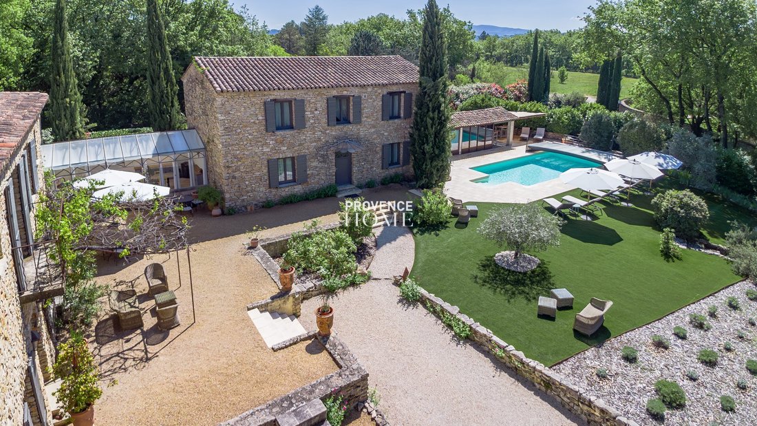 Estate in Gordes, Provence-Alpes-Côte d'Azur, France 3 - 18130691