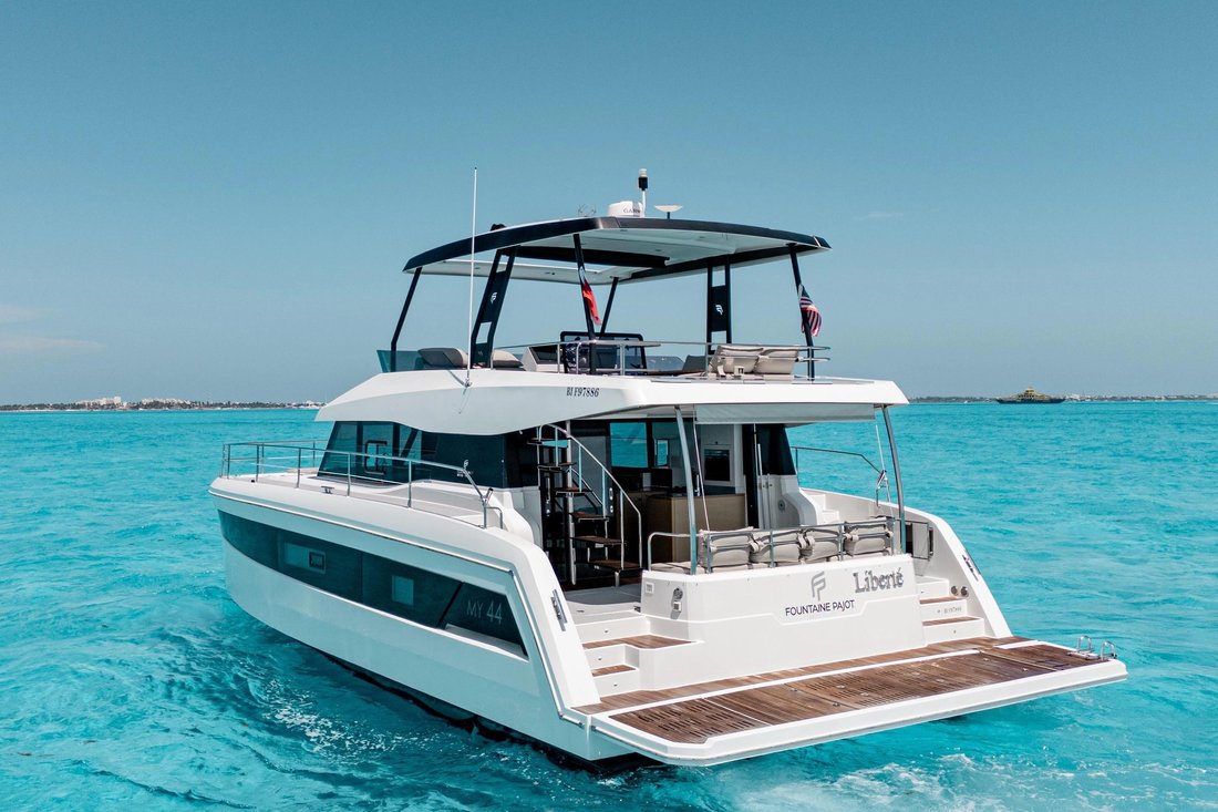 Catamaran in Mexico 5 - 18130527