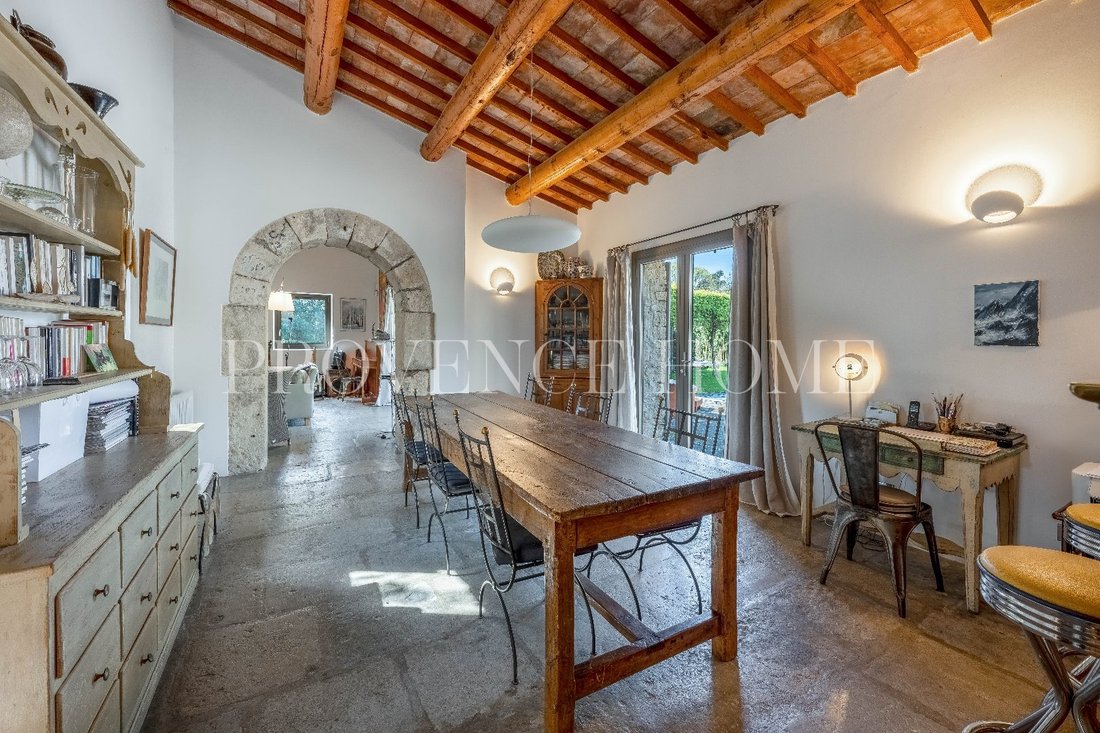 Estate in Gordes, Provence-Alpes-Côte d'Azur, France 4 - 18130825