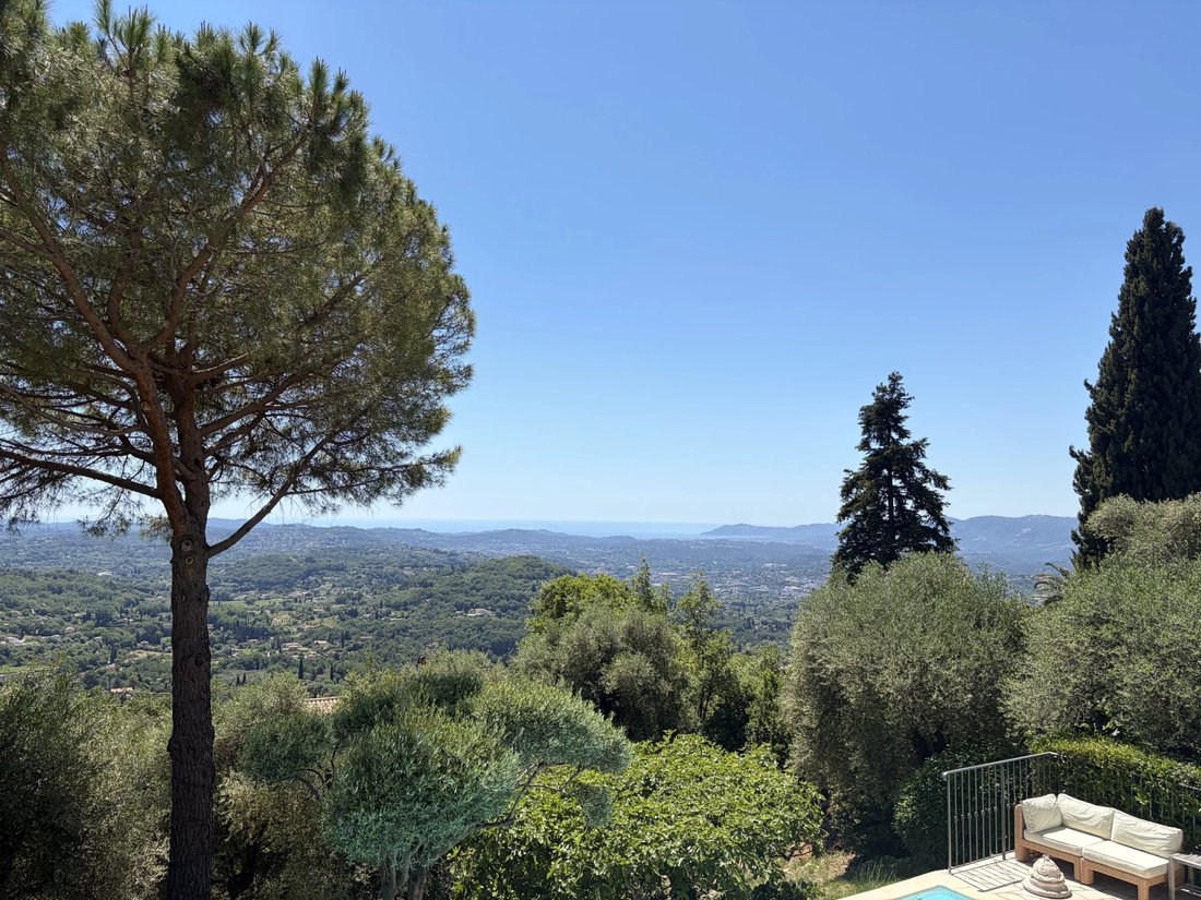 Villa in Grasse, Provence-Alpes-Côte d'Azur, France 1 - 18130047