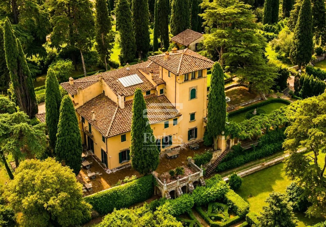 Villa in Center, Florence, Tuscany 1 - 16359219