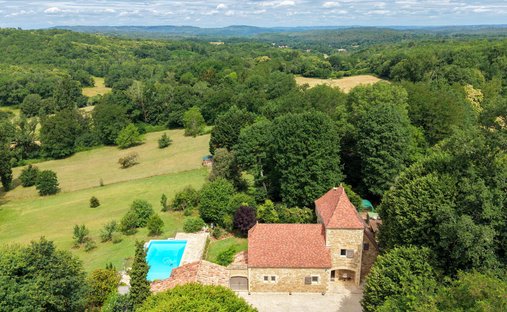 Estate in Gourdon, Occitania, France 1