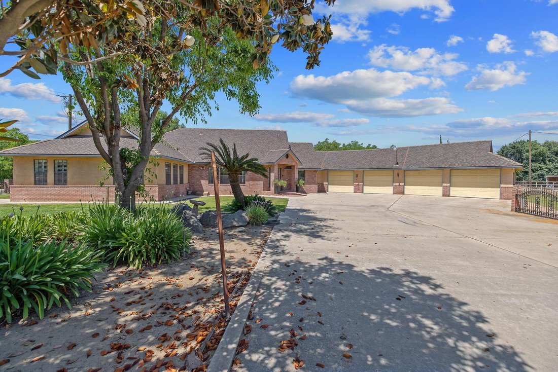 House in Visalia, California, United States 3 - 18134134