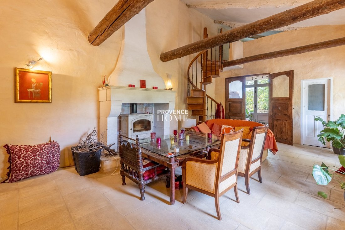 Estate in Saumane-de-Vaucluse, Provence-Alpes-Côte d'Azur, France 5 - 18130816