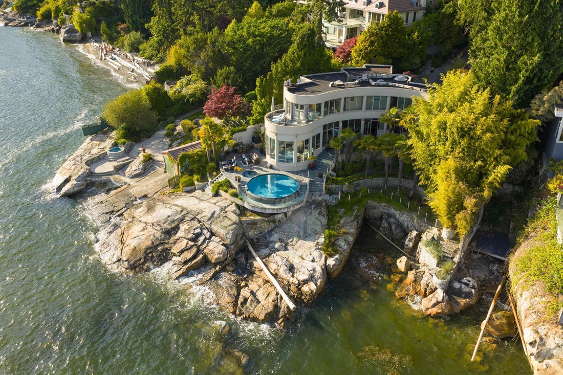 House in West Vancouver, British Columbia, Canada 2 - 18133240
