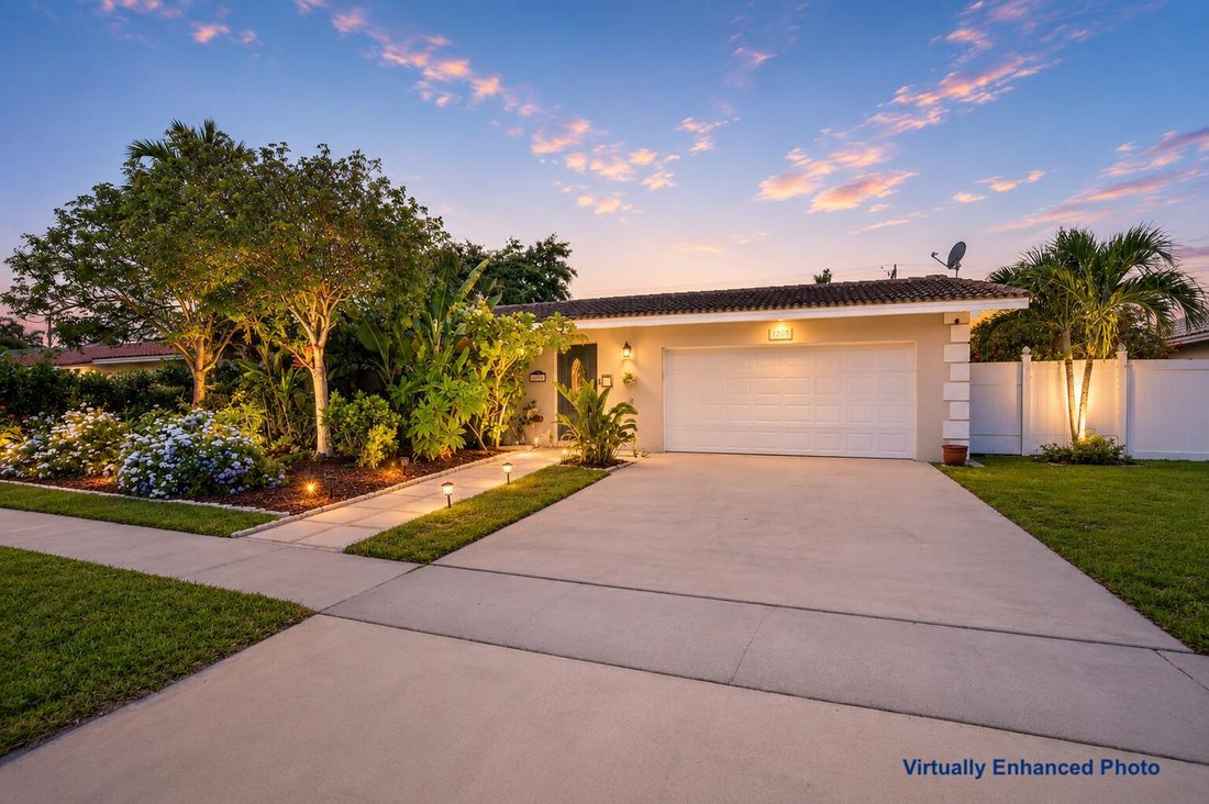 House in Boca Raton, Florida, United States 3 - 18129735