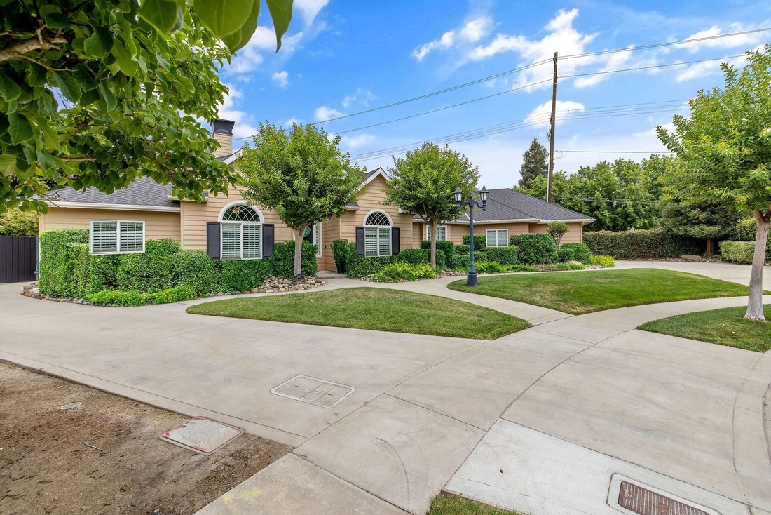 House in Visalia, California, United States 4 - 18134118