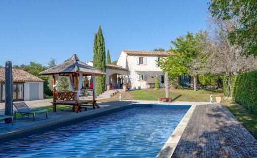 Domaine à Cabrières-d'Avignon, Provence-Alpes-Côte d'Azur, France 1