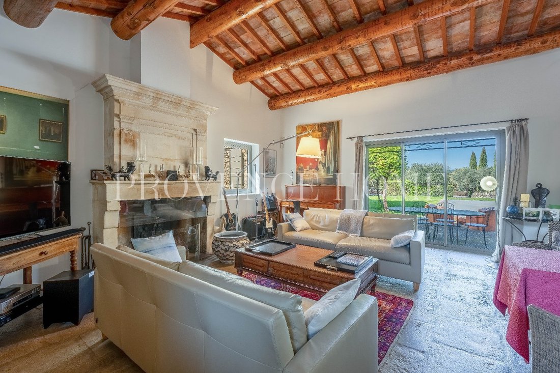 Estate in Gordes, Provence-Alpes-Côte d'Azur, France 5 - 18130825