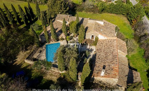 Landhaus in Maubec, Provence-Alpes-Côte d'Azur, Frankreich 1