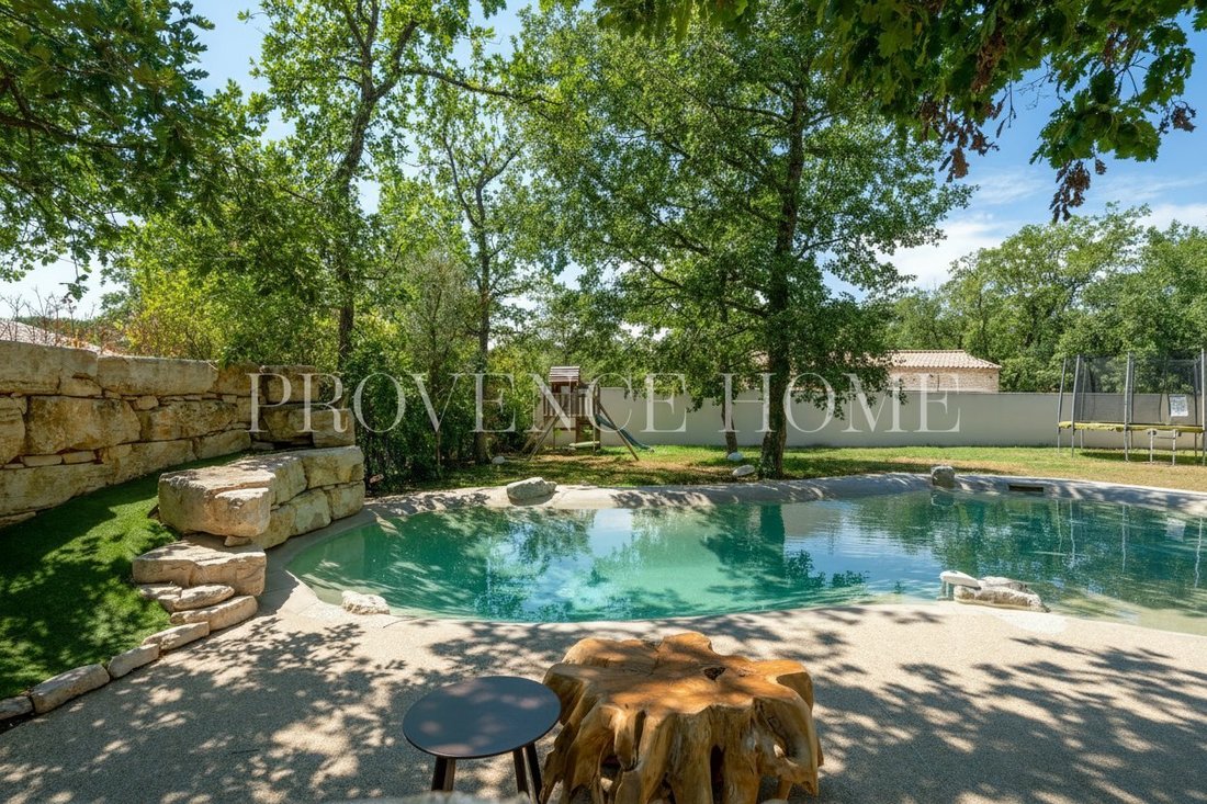Estate in Gordes, Provence-Alpes-Côte d'Azur, France 2 - 18130820