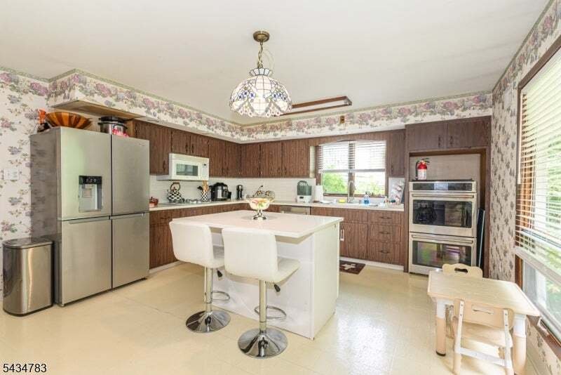 House in Totowa, New Jersey, United States 2 - 18134090