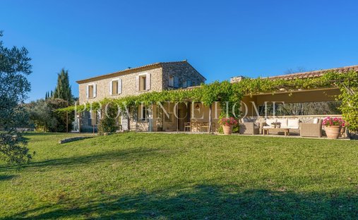 Estate in Gordes, Provence-Alpes-Côte d'Azur, France 1