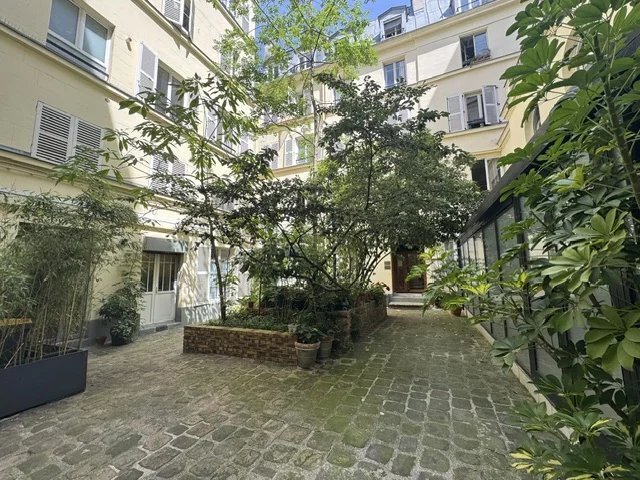 Apartment in Porte Saint Denis-Paradis, Paris 10e Arrondissement, Paris 1 - 18131421