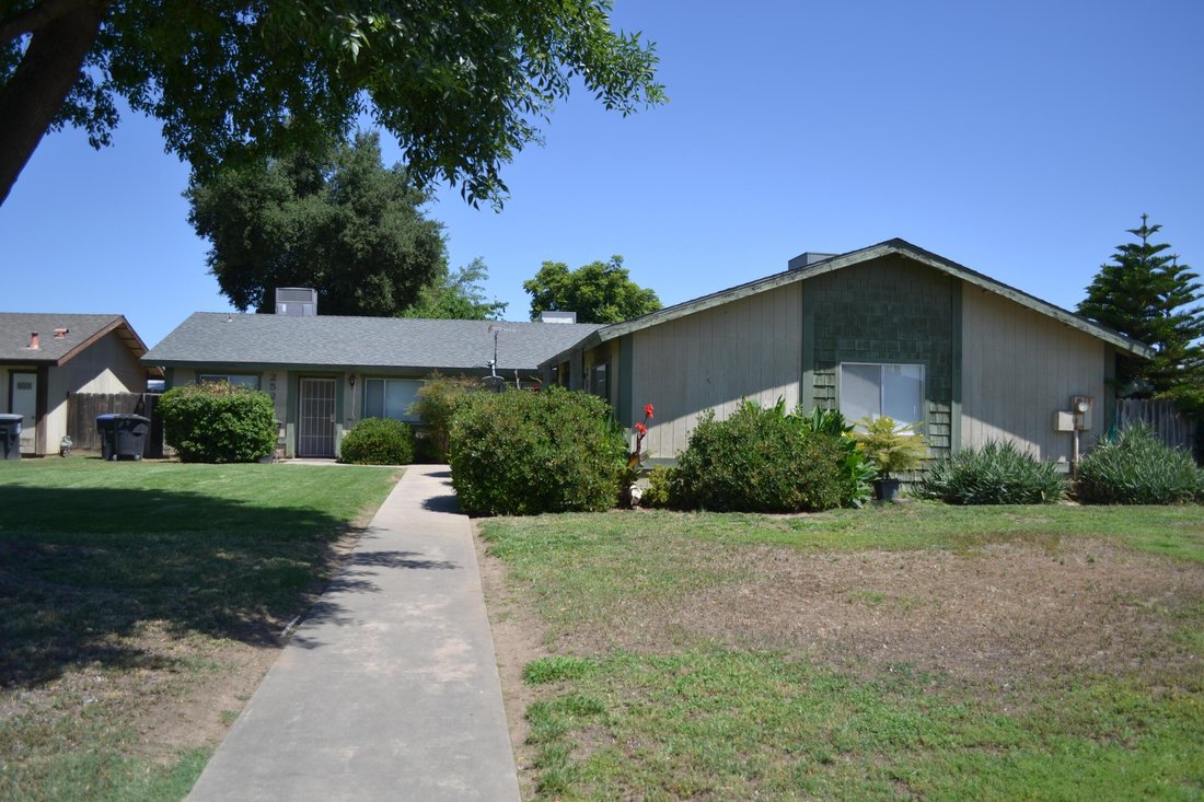 Visalia, California, United States 2 - 18134137