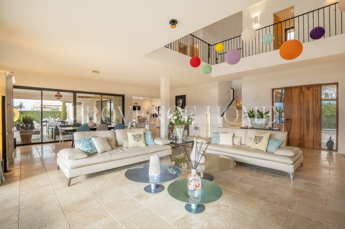 Estate in Gordes, Provence-Alpes-Côte d'Azur, France 5 - 18130795