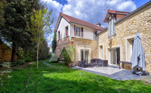 Maison à Beau Site-Pommerets-Binelles, Sèvres, France 1