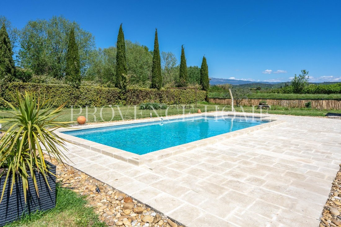 Estate in Mazan, Provence-Alpes-Côte d'Azur, France 3 - 18130787