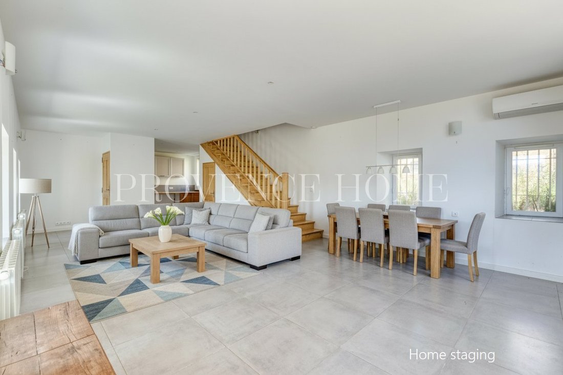 Estate in Lacoste, Provence-Alpes-Côte d'Azur, France 3 - 18130829