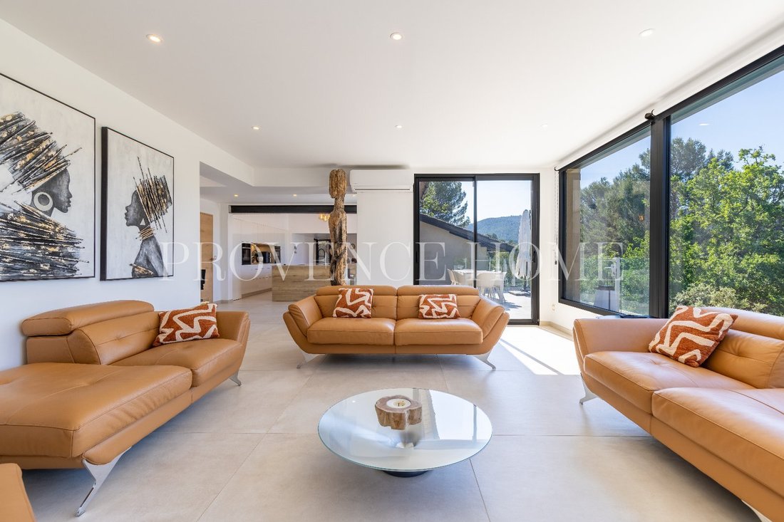 Estate in Malemort-du-Comtat, Provence-Alpes-Côte d'Azur, France 5 - 18130833