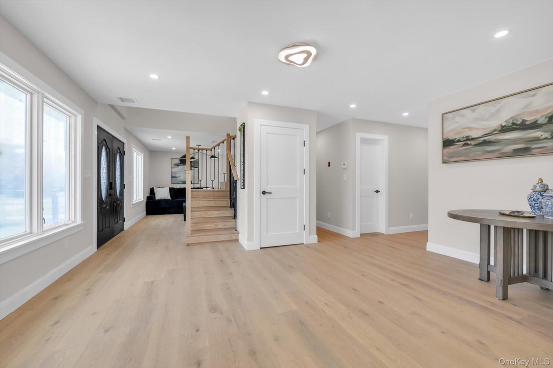 House in Hicksville, New York, United States 3 - 18131632