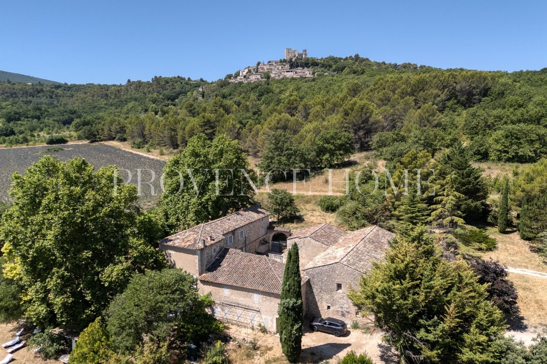 Estate in Lacoste, Provence-Alpes-Côte d'Azur, France 1 - 18130829