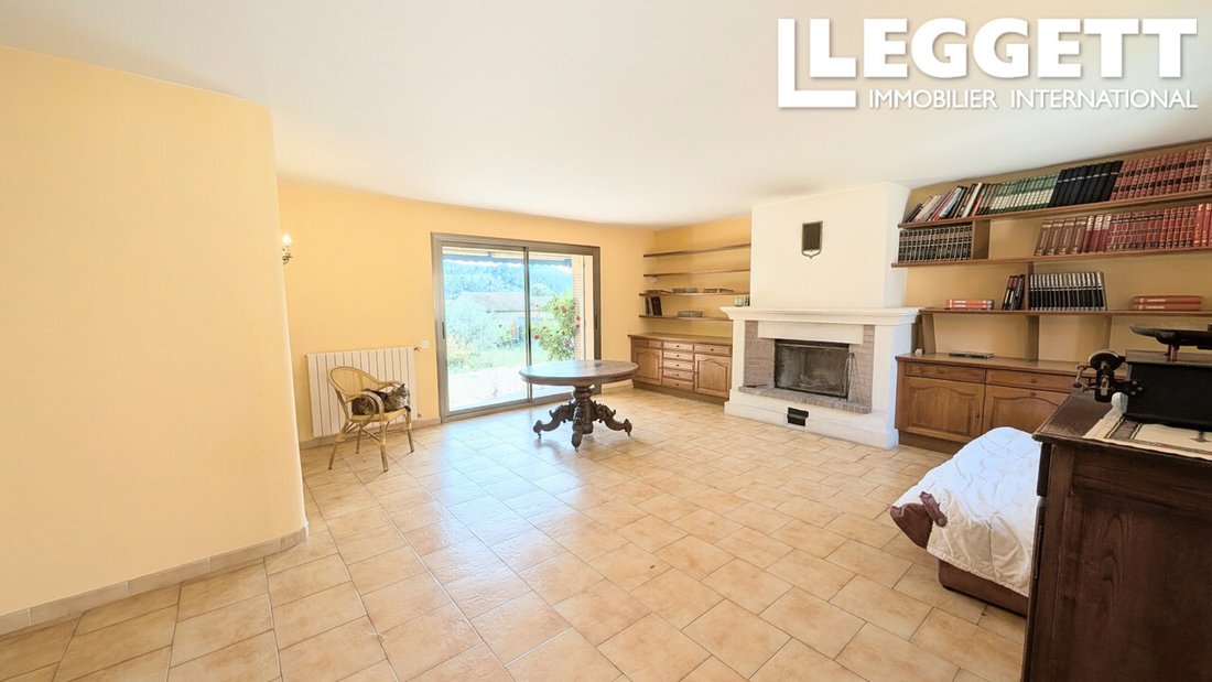 Villa in Cuges-les-Pins, Provence-Alpes-Côte d'Azur, France 5 - 18129781