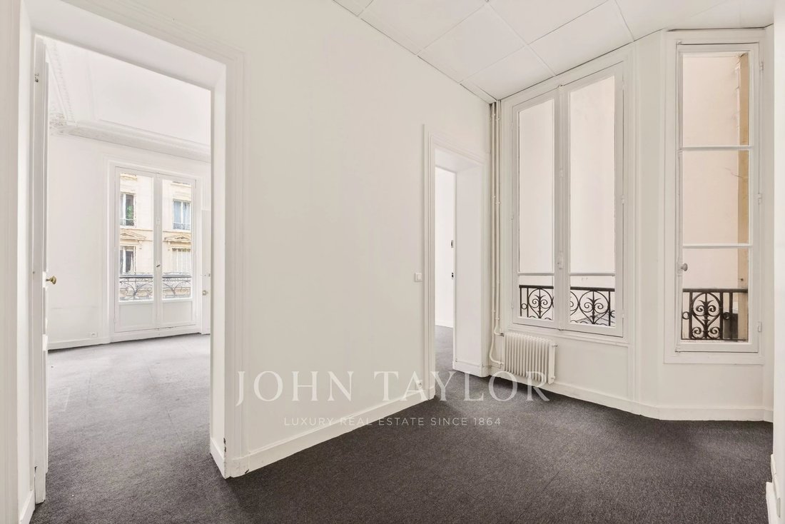 Apartment in Les Halles, Paris 1er Arrondissement, Paris 4 - 18130340