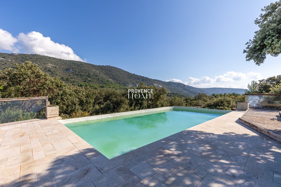 Estate in Saumane-de-Vaucluse, Provence-Alpes-Côte d'Azur, France 4 - 18130816