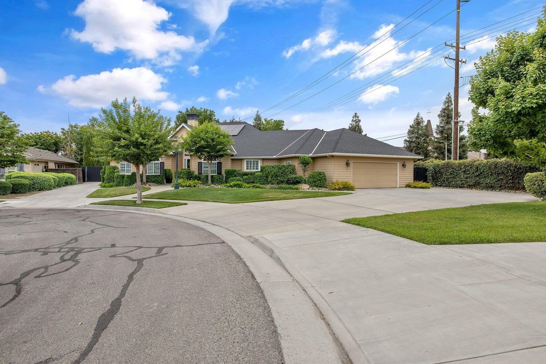 House in Visalia, California, United States 3 - 18134118