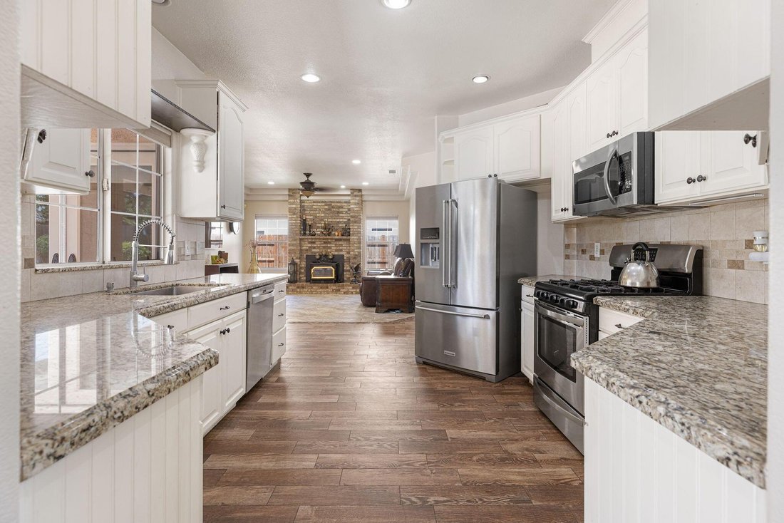 House in Visalia, California, United States 4 - 18134130
