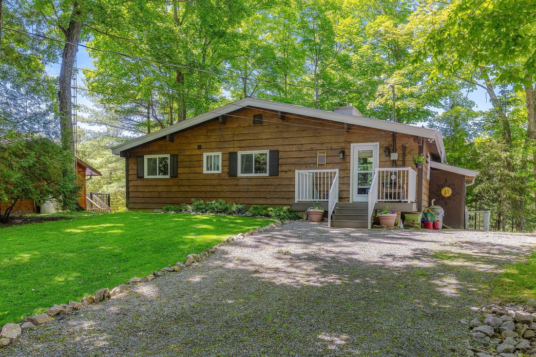 House in Lansdowne, Ontario, Canada 2 - 17575010