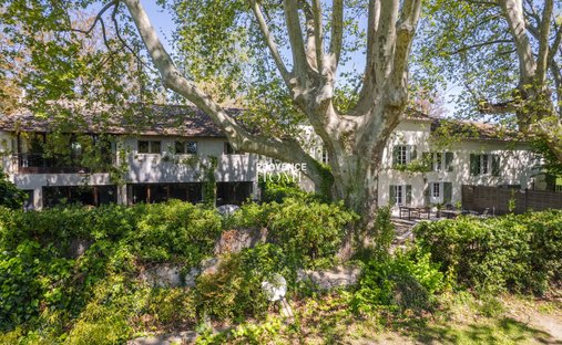 Estate in Sud, Le Thor, France 1