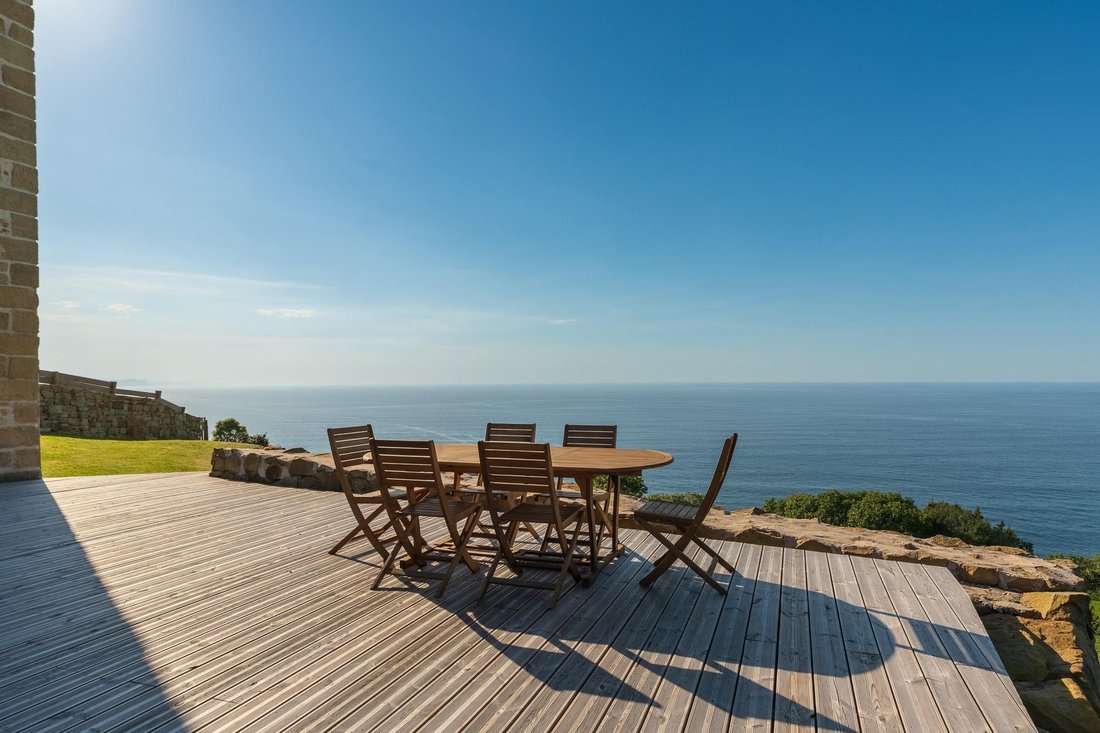 Villa in Mendebaldea, Donostia-San Sebastian, Spain 3 - 16988061