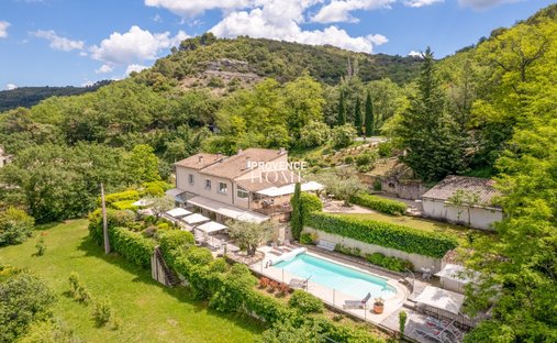 House in Bonnieux, Provence-Alpes-Côte d'Azur, France 1
