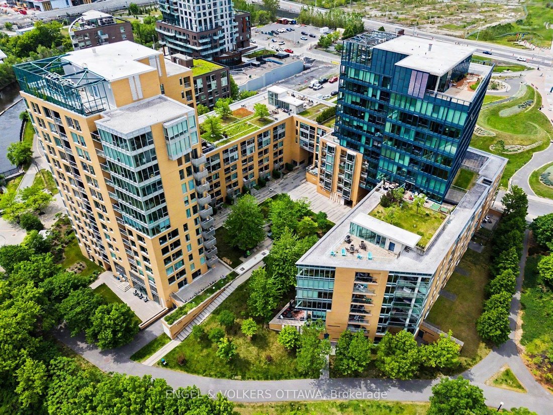 Condo in Ottawa, Ontario, Canada 3 - 18133246