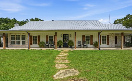 House in Granbury, Texas, United States 1