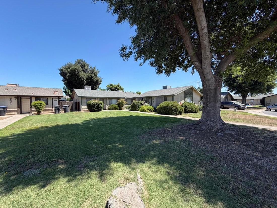 Visalia, California, United States 3 - 18134137