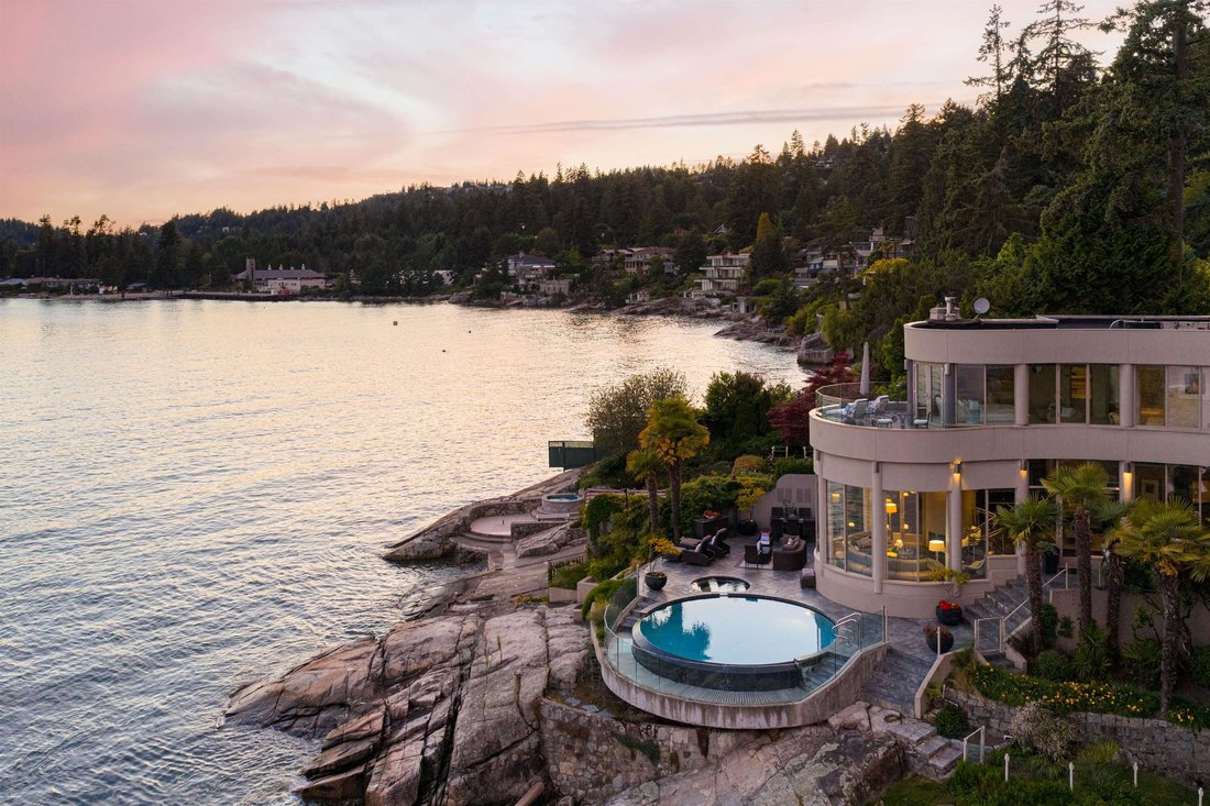House in West Vancouver, British Columbia, Canada 1 - 18133240