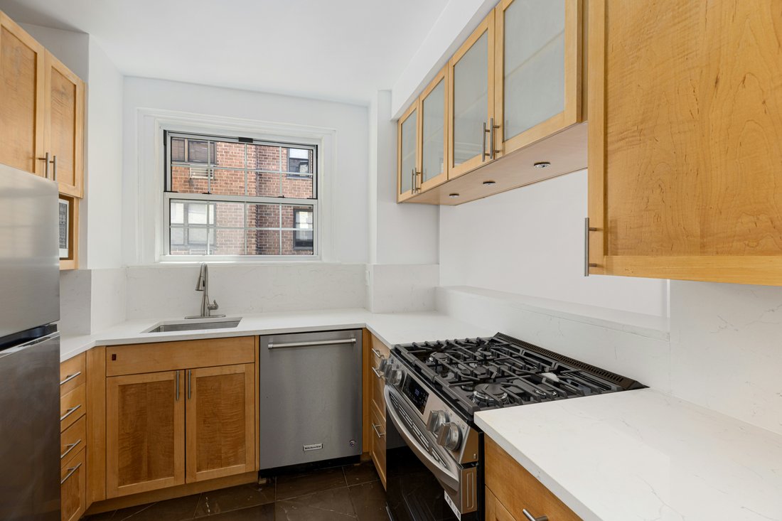 Co Op in New York, New York, United States 5 - 16748381